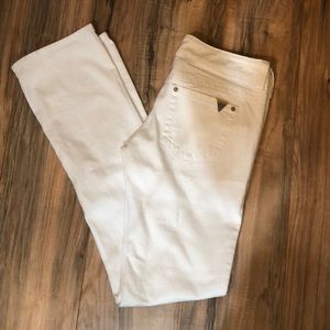 Guess white straight leg jean sz 28